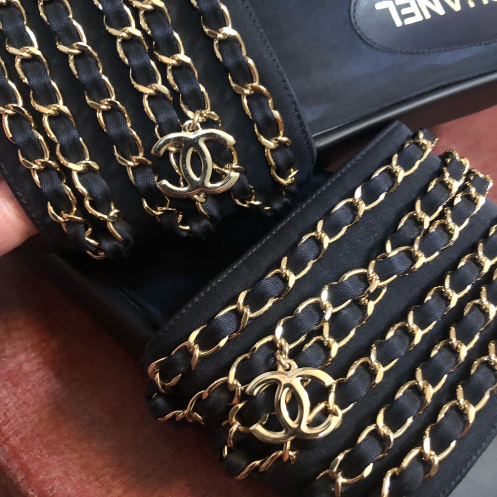 Authentic Chanel chain slides - Picture 6 of 7